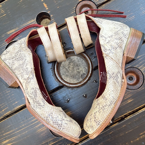 Freebird by Steven Snakeskin “Maribel” double Strap Shoes - Picture 6 of 14